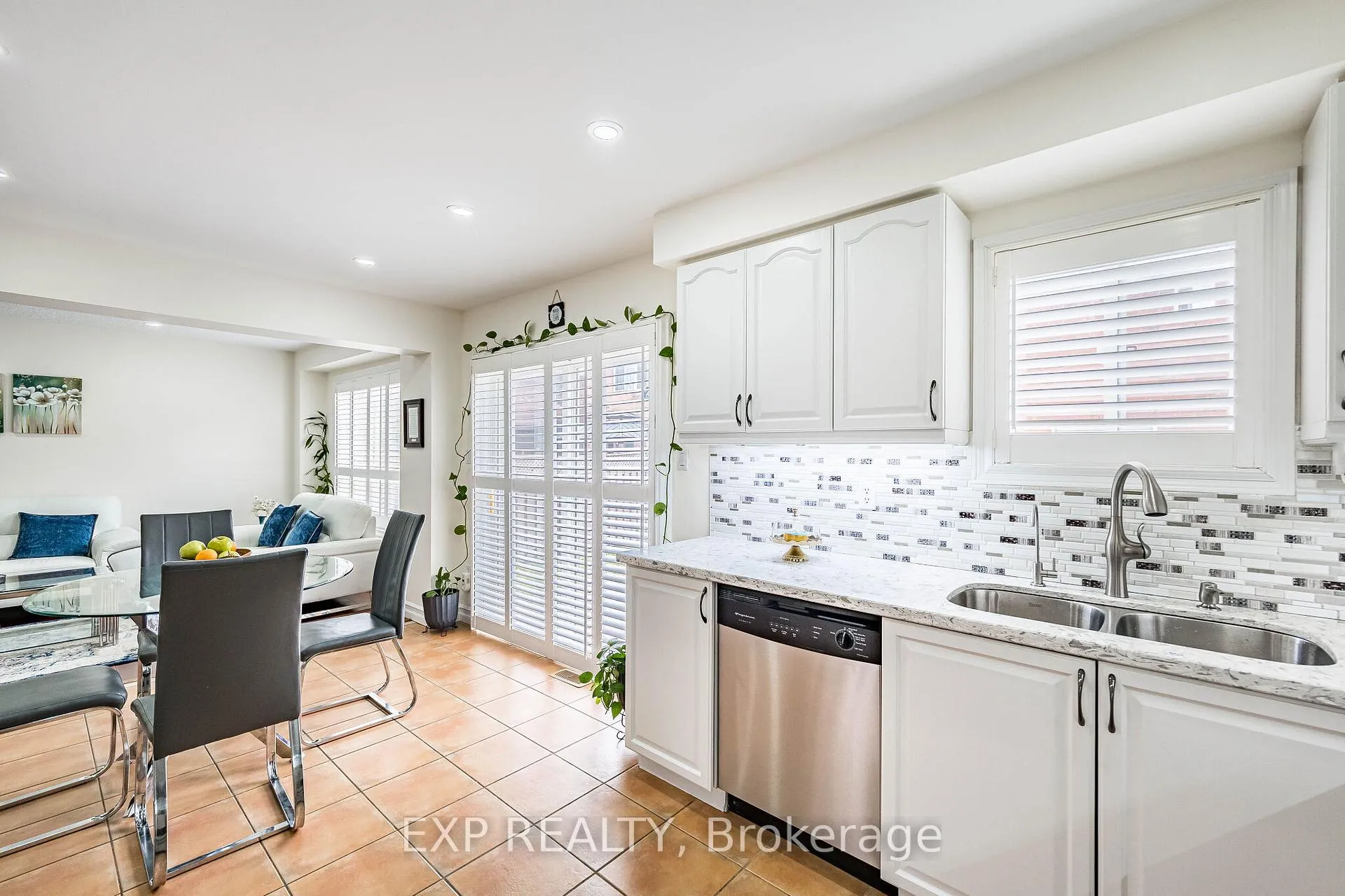 Photo 27 of 39 Trudelle Crescent, Brampton, Fletcher's Meadow — HOMEH