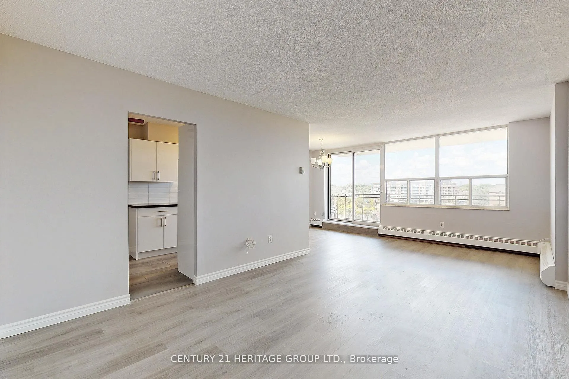 Photo 4 of Unit 609, 180 Dudley Avenue, Markham, Thornhill — HOMEH