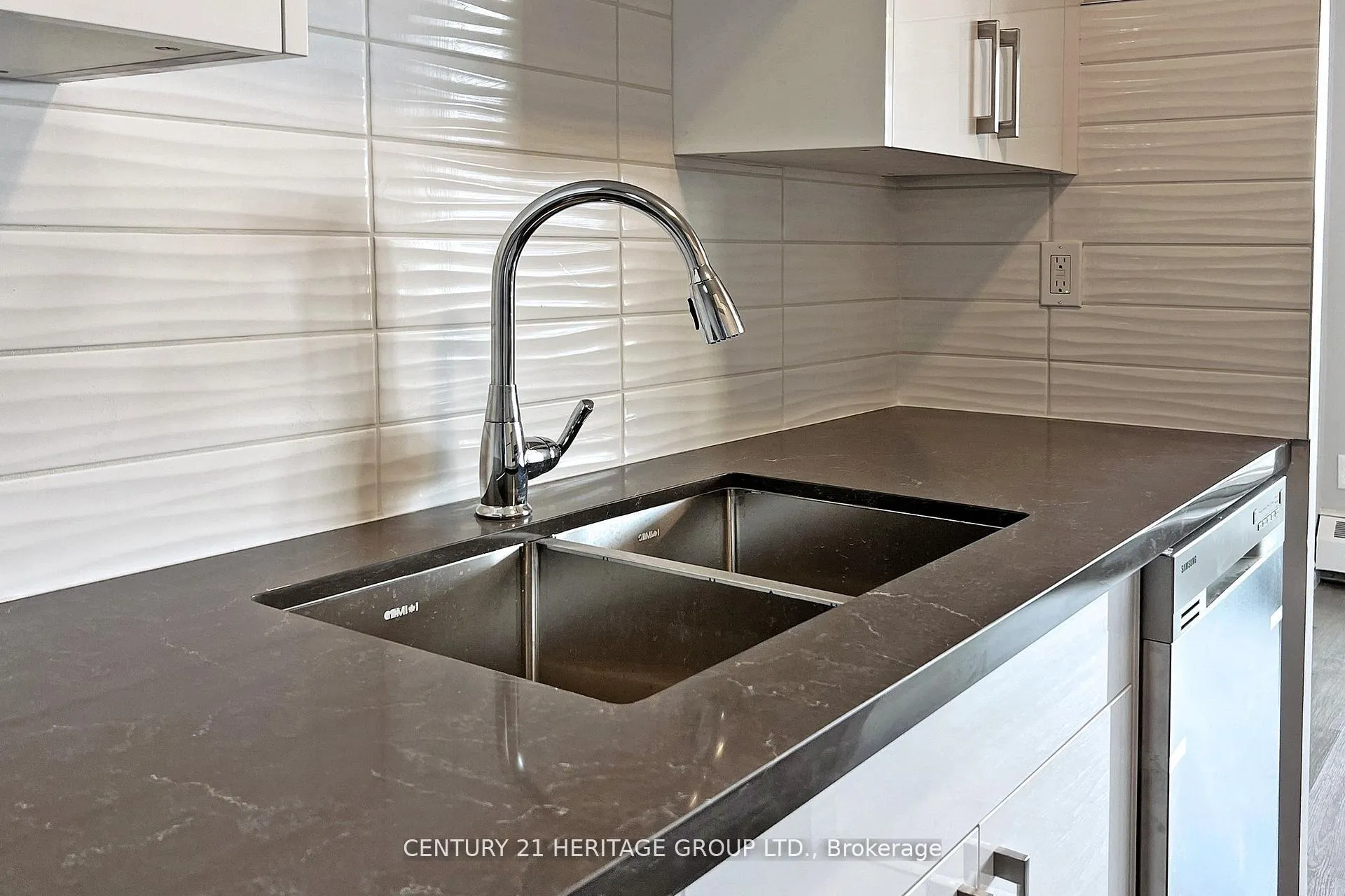 Photo 13 of Unit 609, 180 Dudley Avenue, Markham, Thornhill — HOMEH