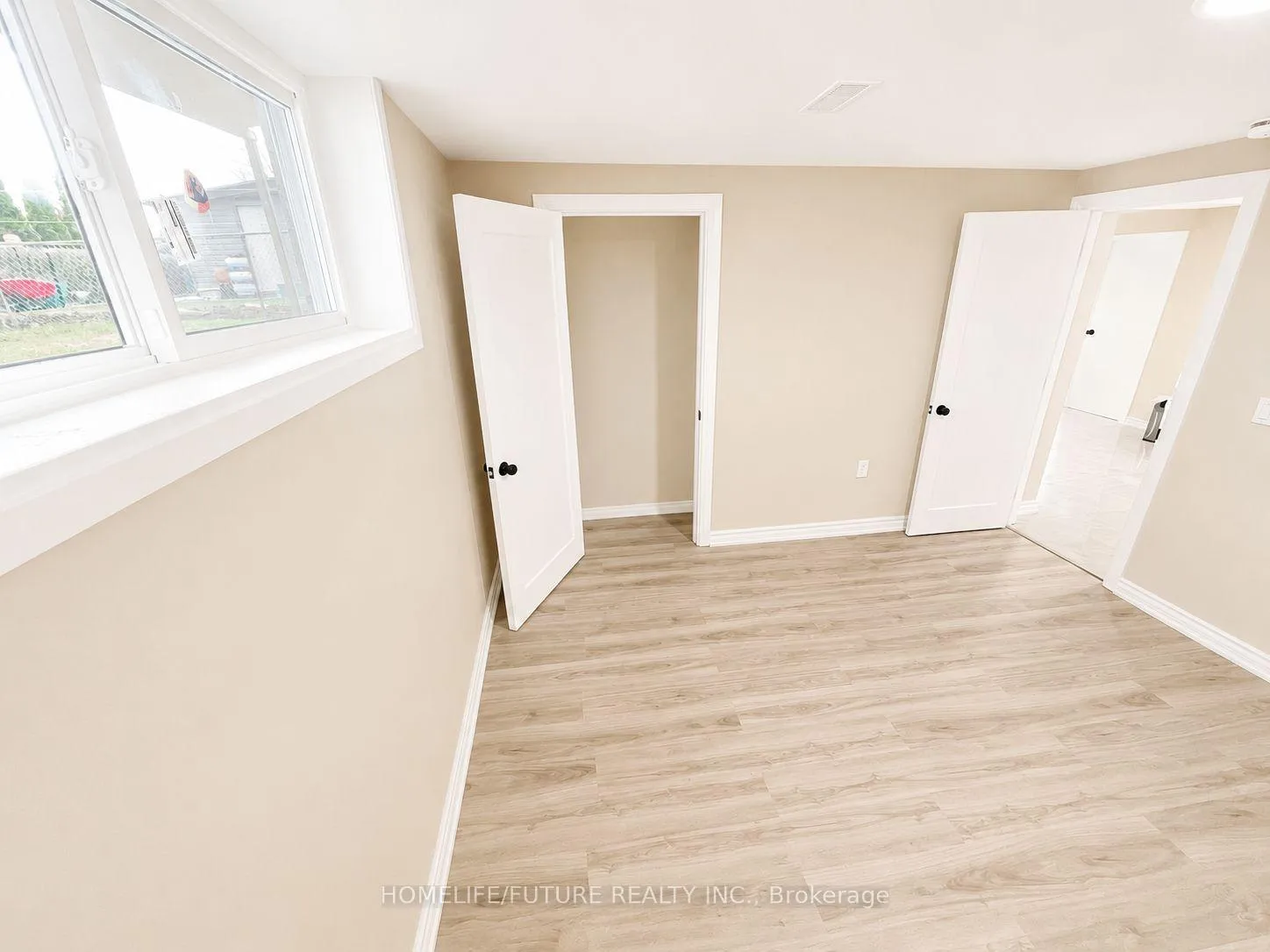 Photo 4 of 1027 Danforth Road, Scarborough, Kennedy Park — HOMEH