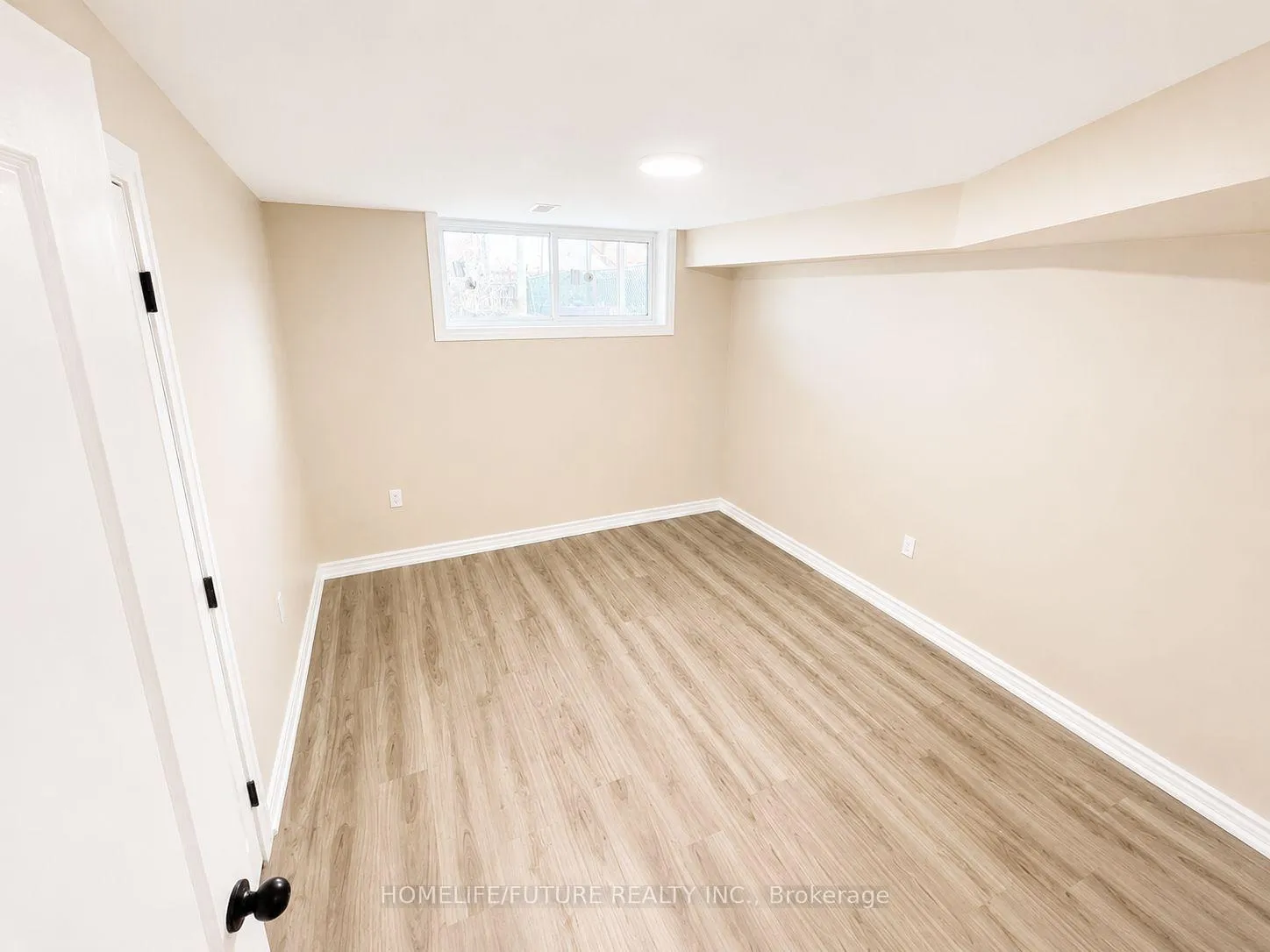 Photo 5 of 1027 Danforth Road, Scarborough, Kennedy Park — HOMEH