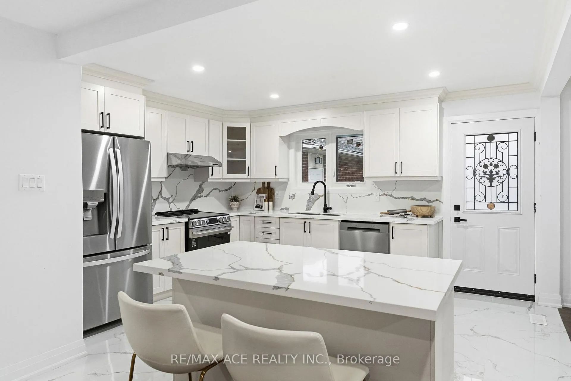 Photo 11 of 399 Lawson Road, Scarborough, Centennial Scarborough — HOMEH
