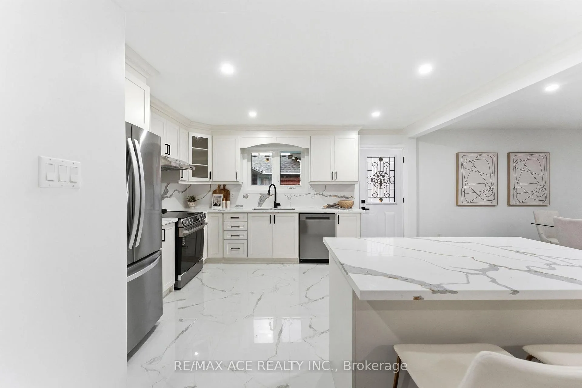 Photo 12 of 399 Lawson Road, Scarborough, Centennial Scarborough — HOMEH