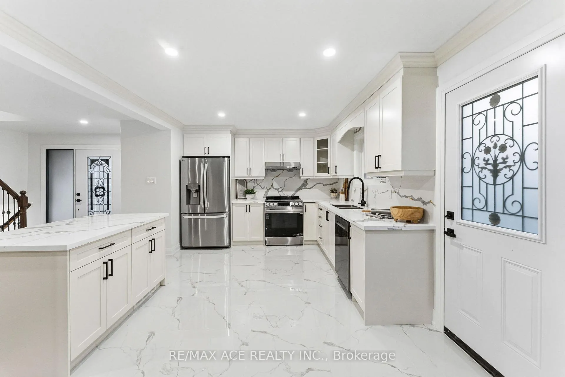 Photo 13 of 399 Lawson Road, Scarborough, Centennial Scarborough — HOMEH