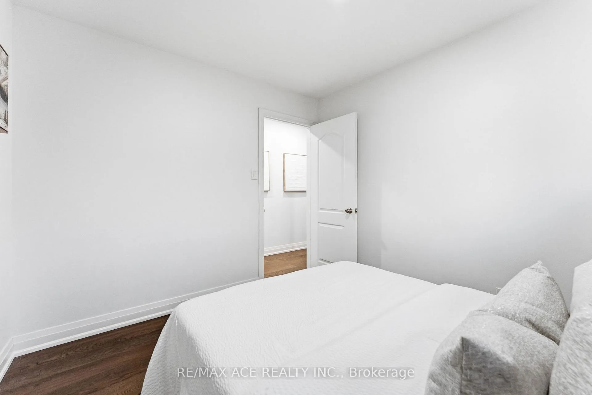 Photo 20 of 399 Lawson Road, Scarborough, Centennial Scarborough — HOMEH