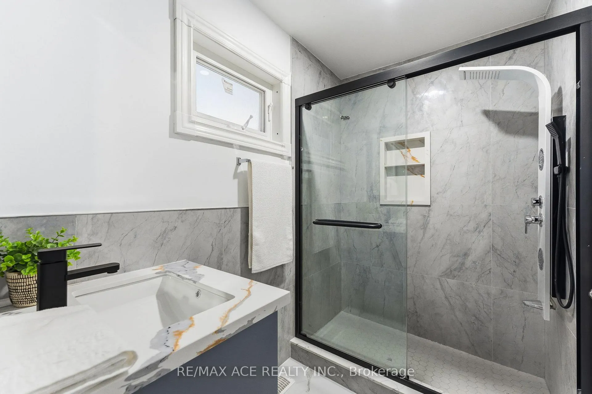 Photo 25 of 399 Lawson Road, Scarborough, Centennial Scarborough — HOMEH