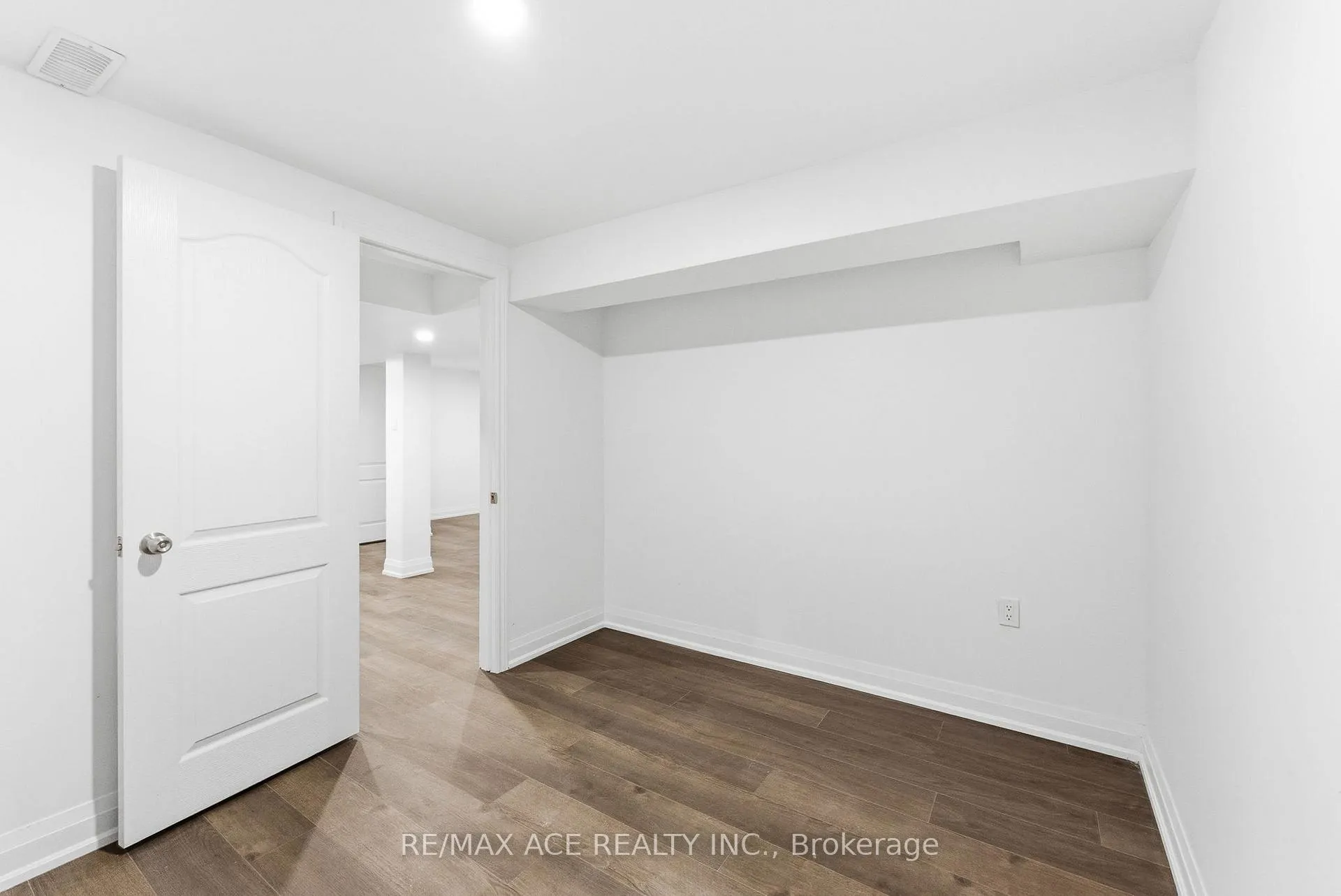Photo 42 of 399 Lawson Road, Scarborough, Centennial Scarborough — HOMEH