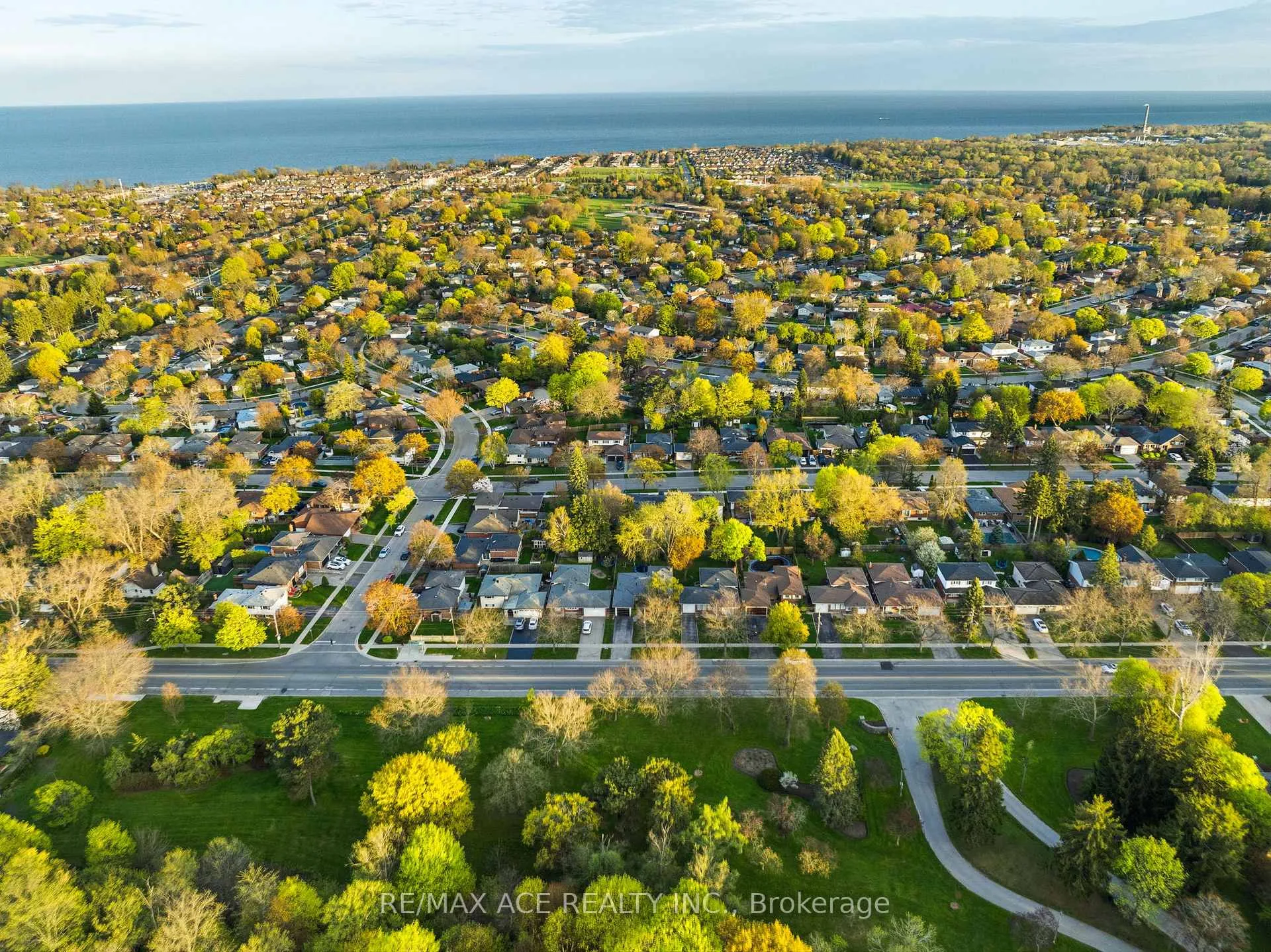 Photo 46 of 399 Lawson Road, Scarborough, Centennial Scarborough — HOMEH