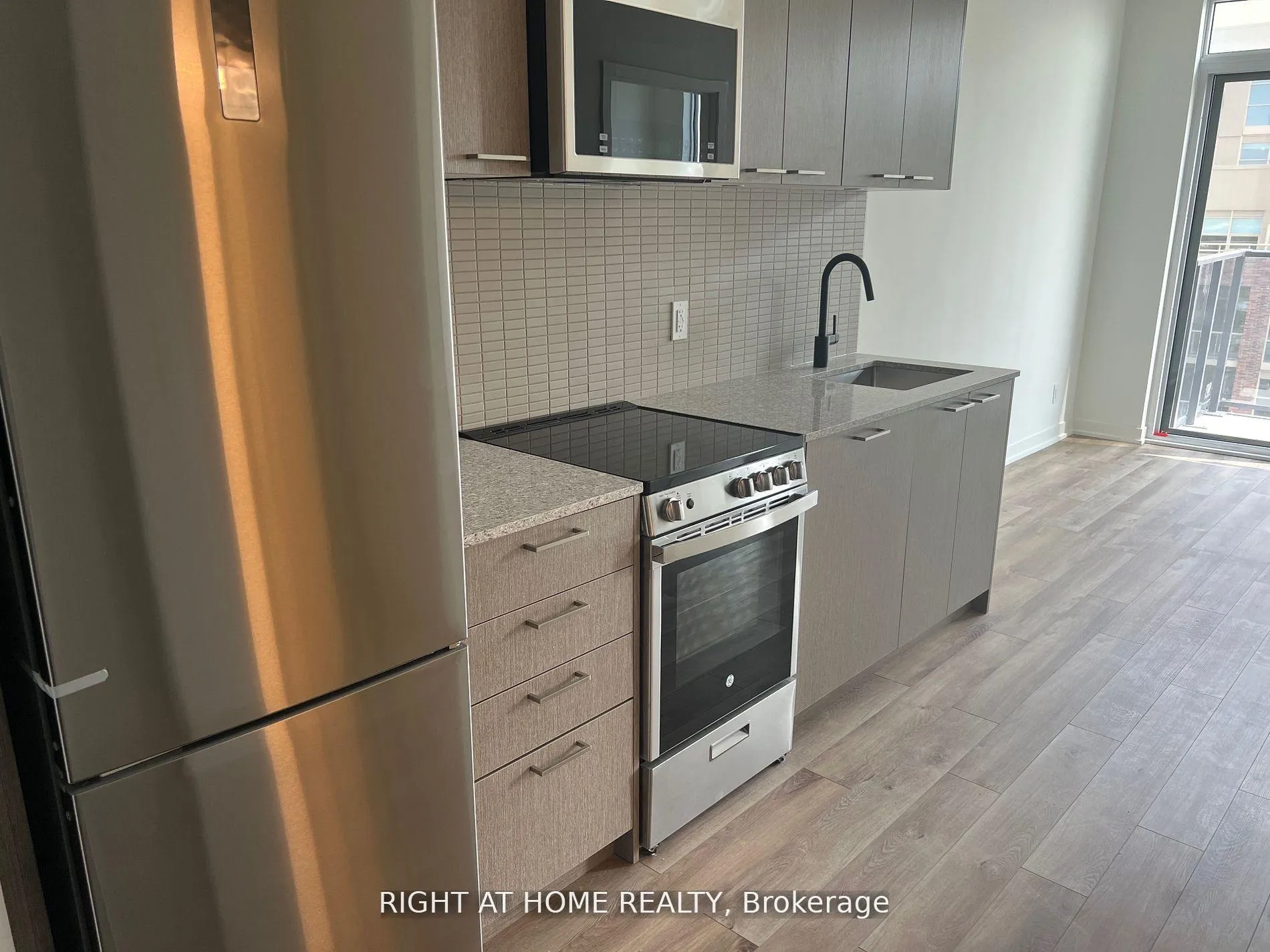 Photo 8 of Unit 1004, 1808 St.Clair Avenue W, Toronto, Weston-Pellam Park — HOMEH