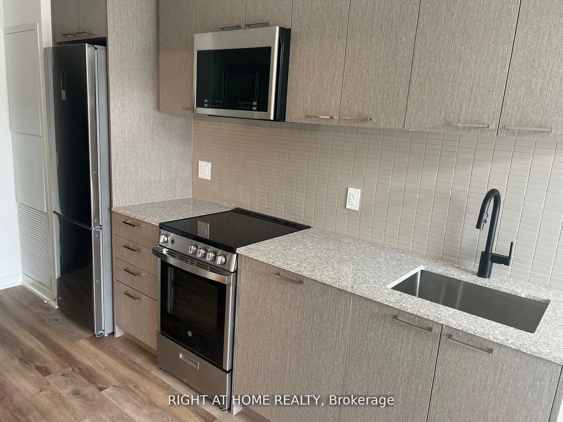 Photo 10 of Unit 1004, 1808 St.Clair Avenue W, Toronto, Weston-Pellam Park — HOMEH