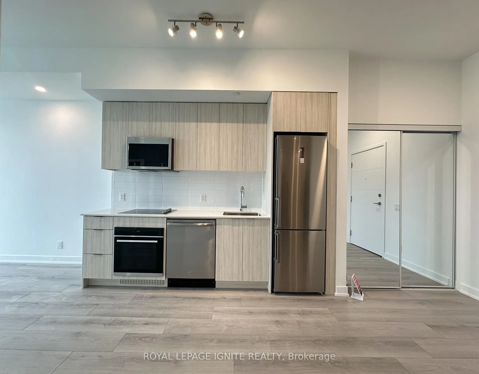 Photo 8 of Unit 214, 20 Deans Drive, Scarborough, Clairlea-Birchmount — HOMEH
