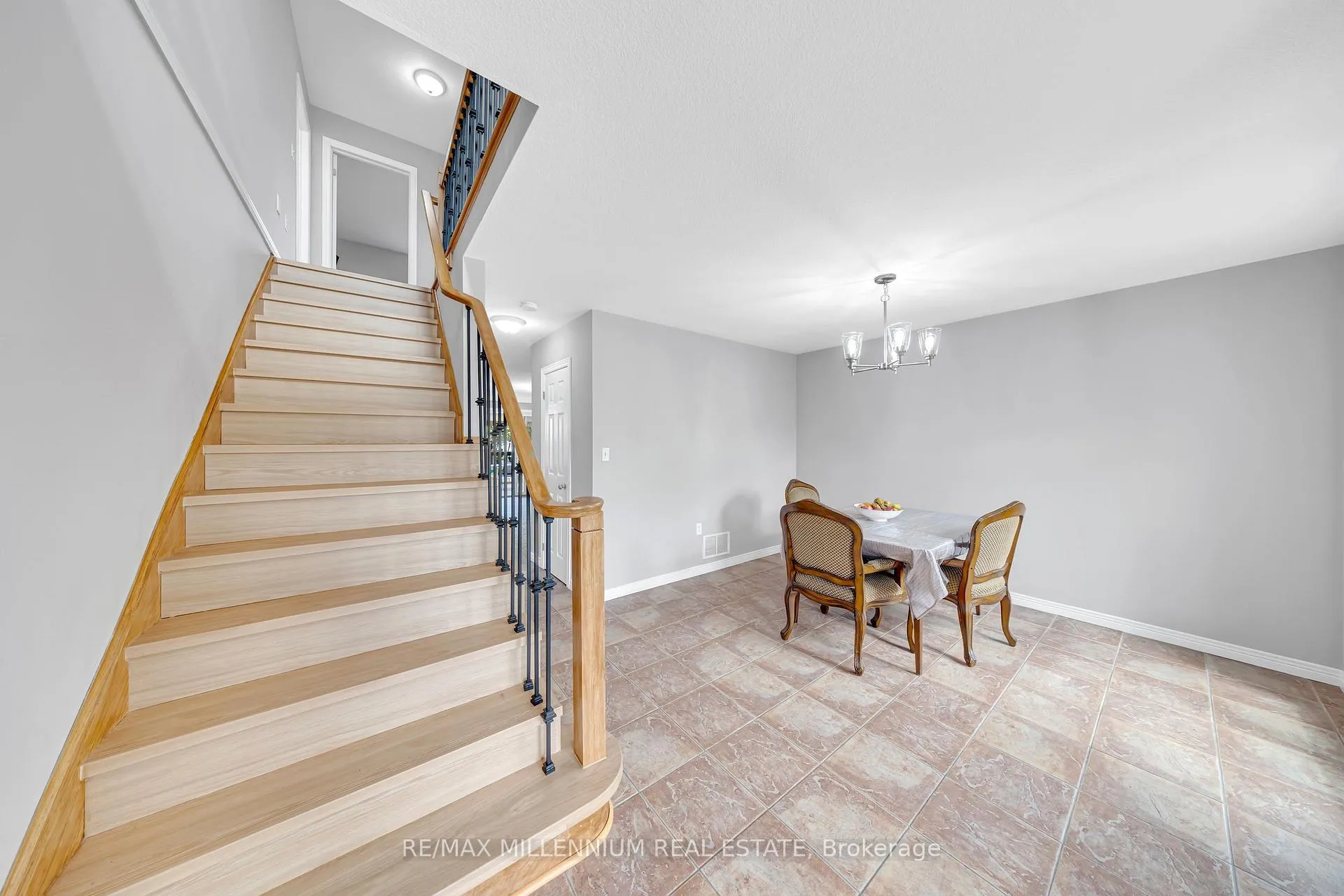 Photo 3 of 8 Bates Avenue, Hamilton, Hannon — HOMEH