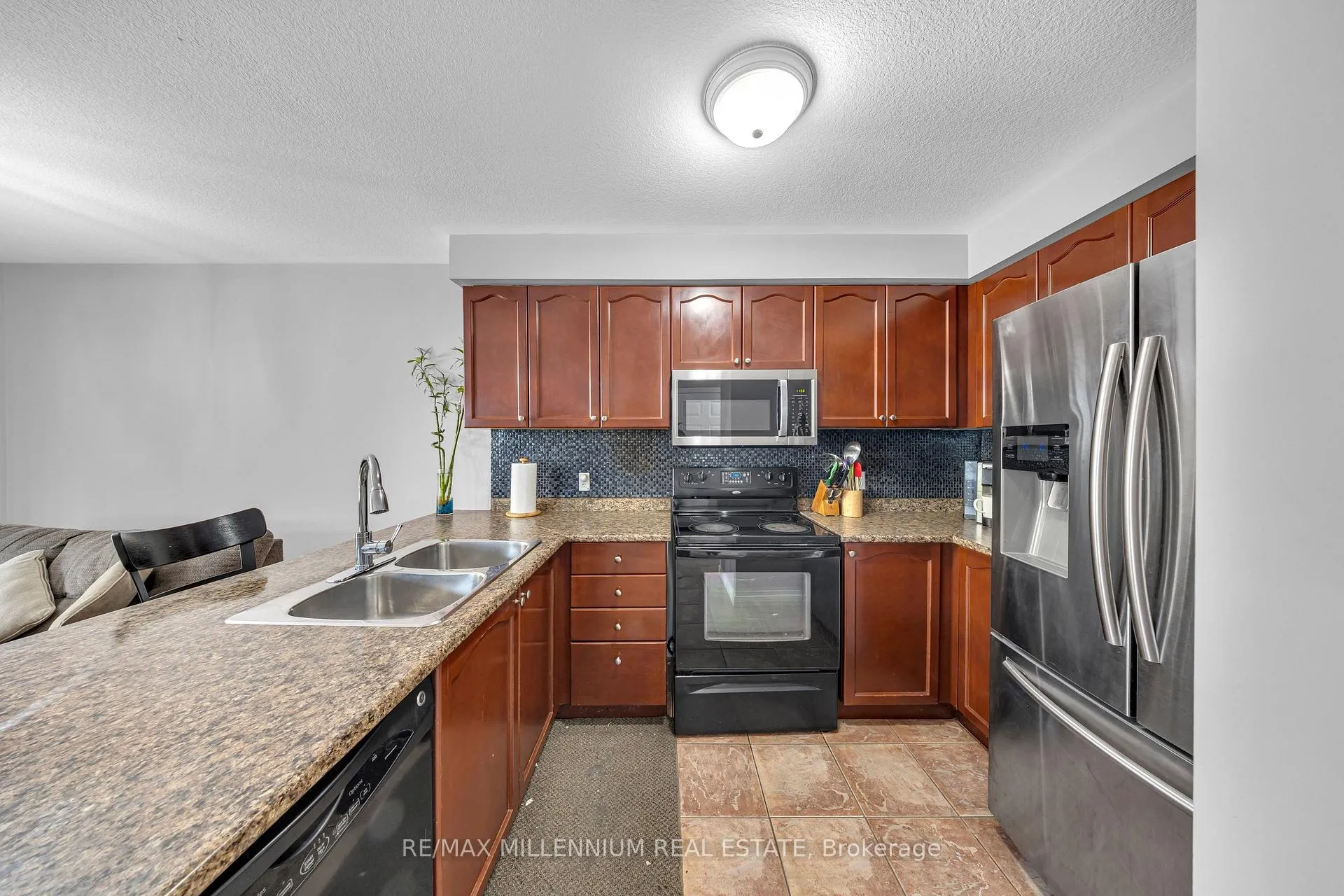 Photo 6 of 8 Bates Avenue, Hamilton, Hannon — HOMEH