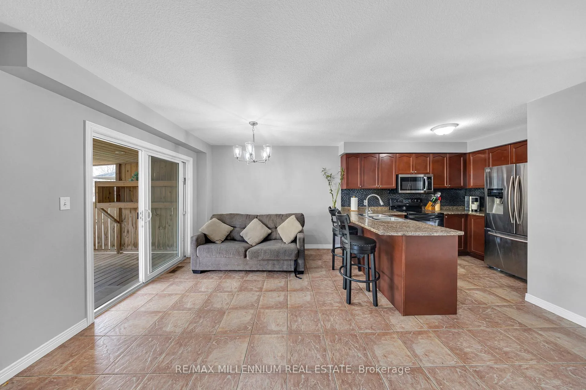 Photo 10 of 8 Bates Avenue, Hamilton, Hannon — HOMEH