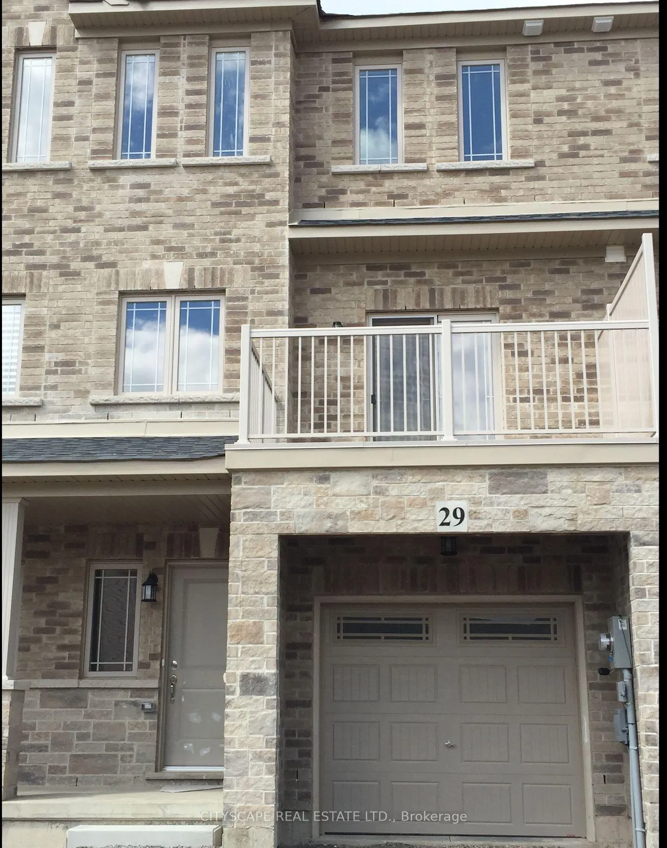 Photo 2 of 29 Crossings Way, Hamilton, Stoney Creek Mountain — HOMEH