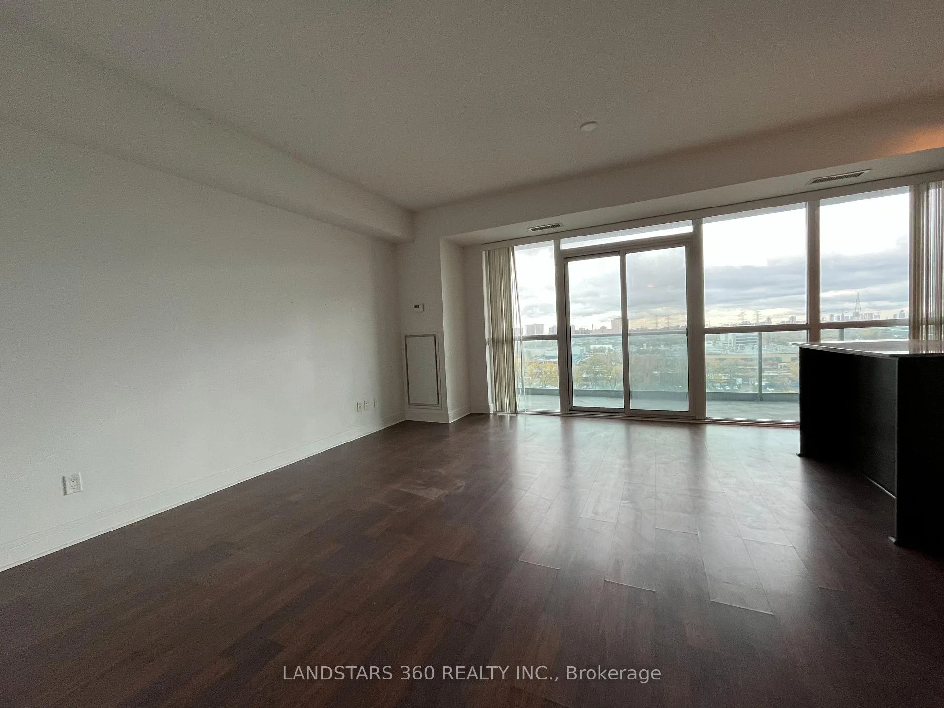 Photo 6 of Unit 1026, 35 Brian Peck Crescent, Toronto, Thorncliffe Park — HOMEH