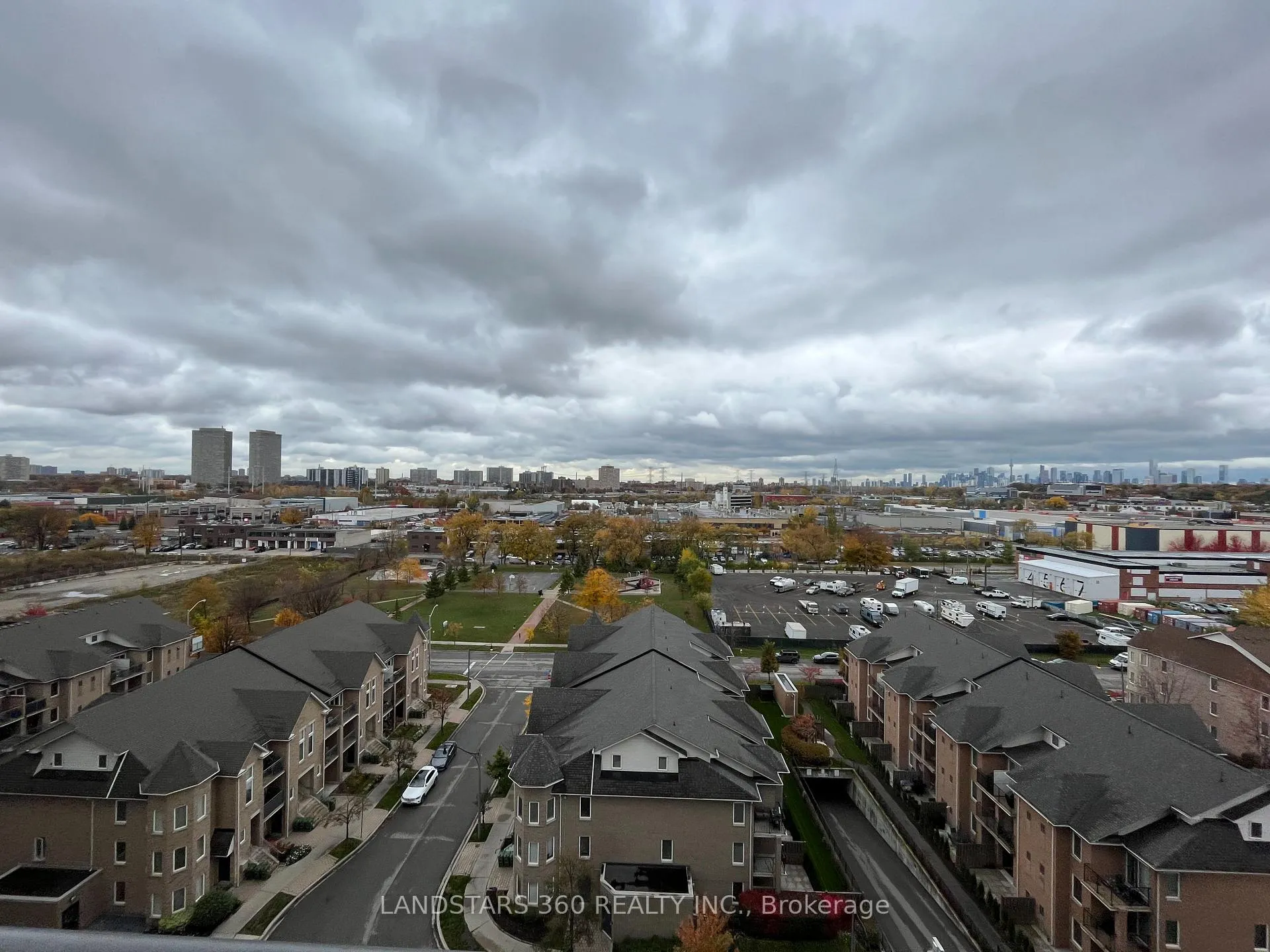 Photo 9 of Unit 1026, 35 Brian Peck Crescent, Toronto, Thorncliffe Park — HOMEH