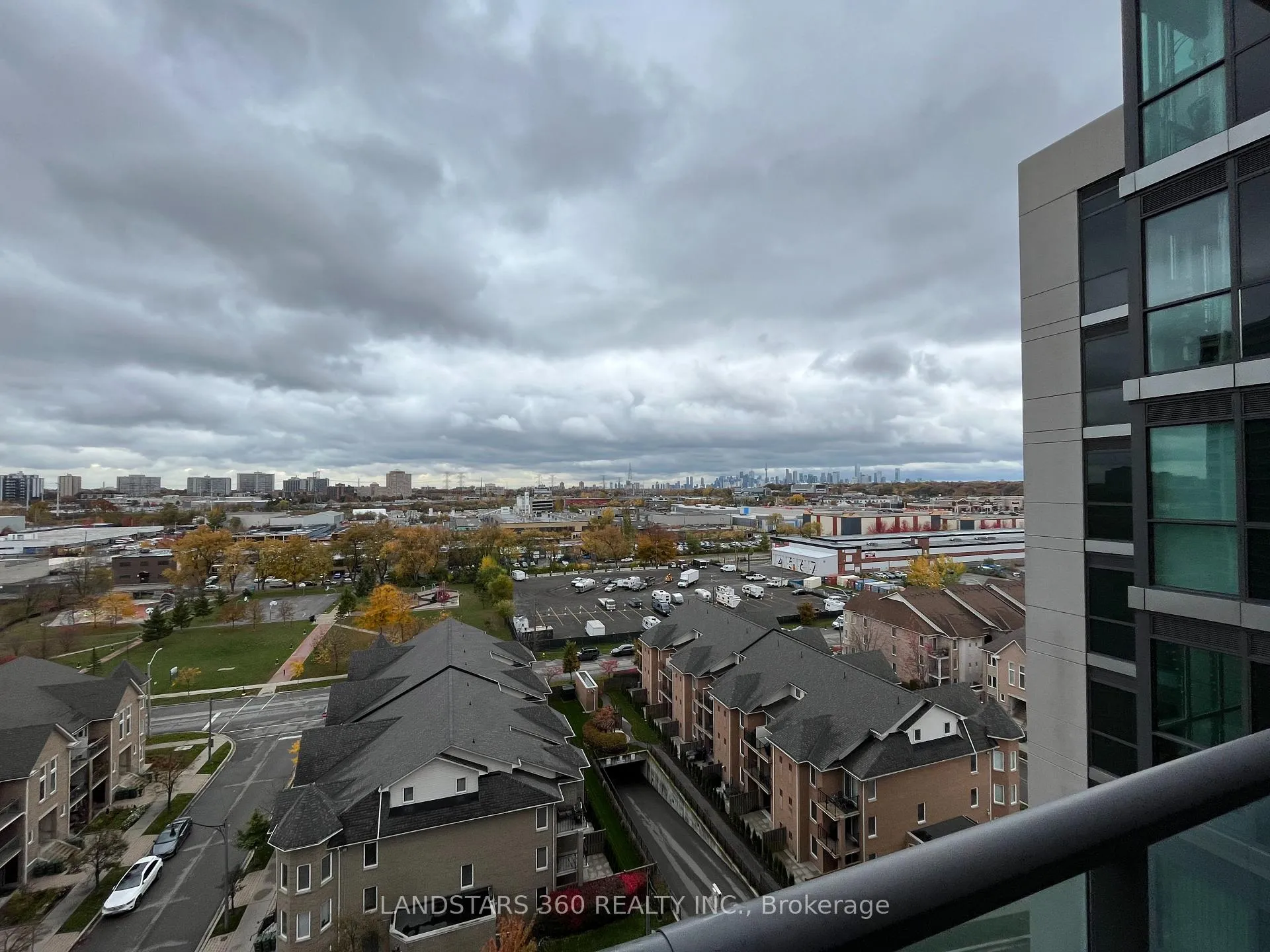 Photo 10 of Unit 1026, 35 Brian Peck Crescent, Toronto, Thorncliffe Park — HOMEH