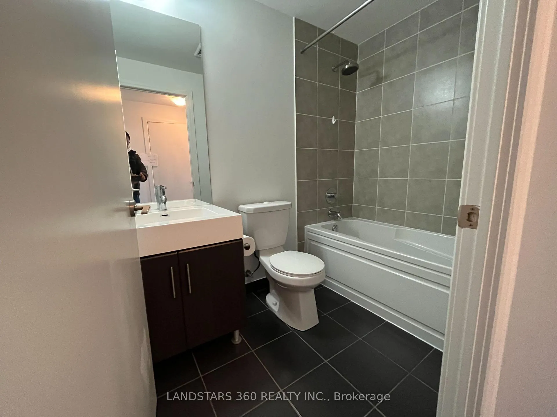 Photo 11 of Unit 1026, 35 Brian Peck Crescent, Toronto, Thorncliffe Park — HOMEH