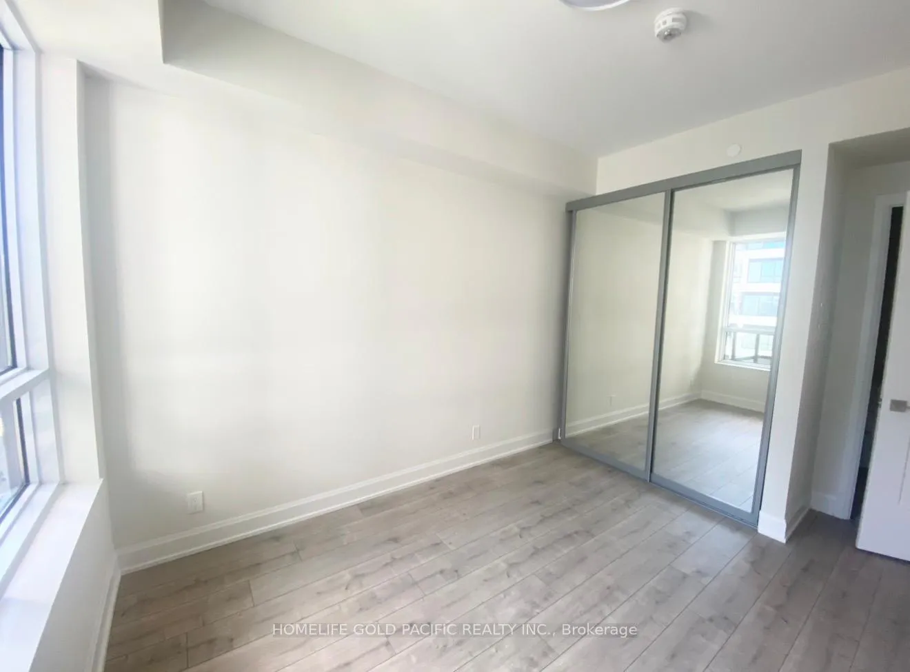 Photo 10 of Unit 731, 38 Water Walk Drive, Markham, Unionville — HOMEH