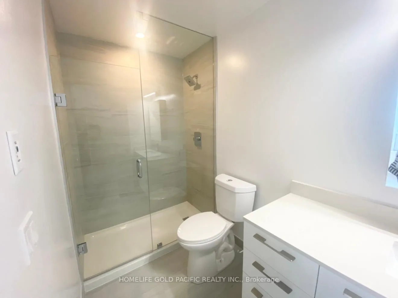 Photo 11 of Unit 731, 38 Water Walk Drive, Markham, Unionville — HOMEH
