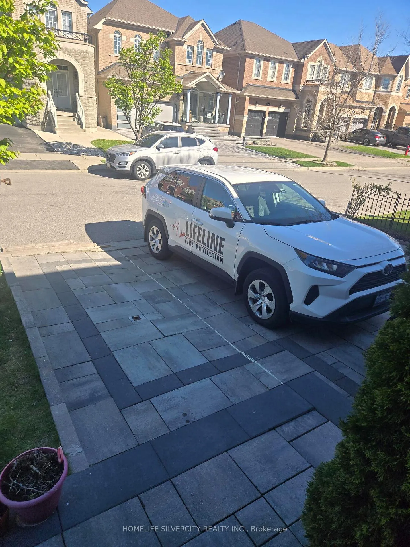 Photo 5 of 21 Rouge Street, Brampton, Bram East — HOMEH