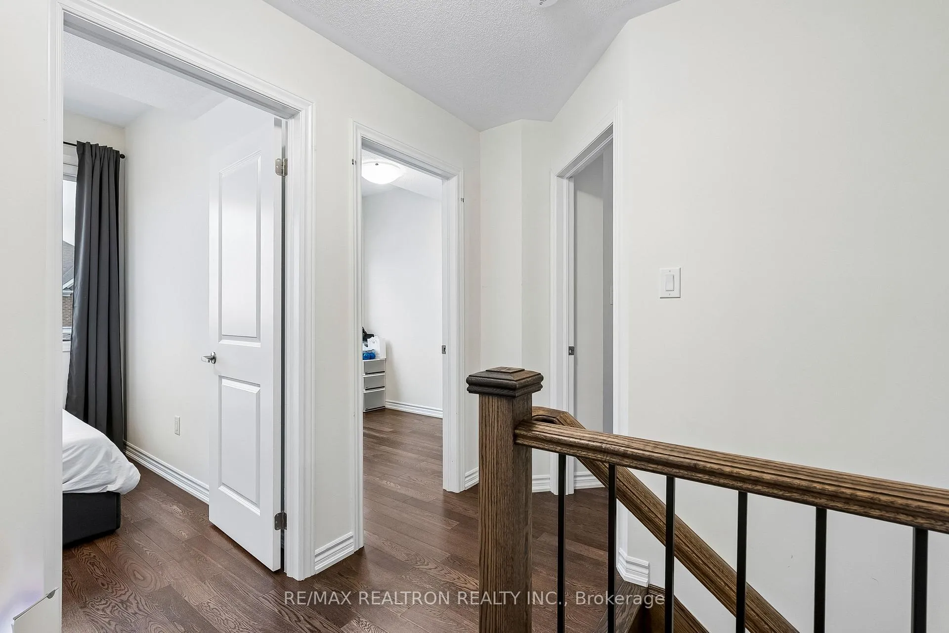 Photo 13 of 8 Thomas Frisby Jr Crescent, Markham, Victoria Square — HOMEH