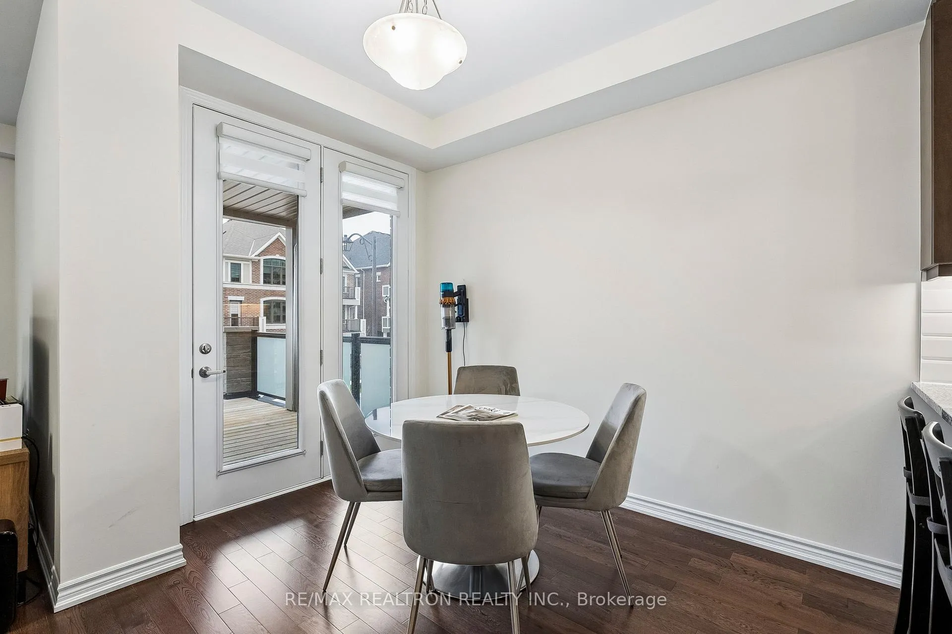 Photo 23 of 8 Thomas Frisby Jr Crescent, Markham, Victoria Square — HOMEH