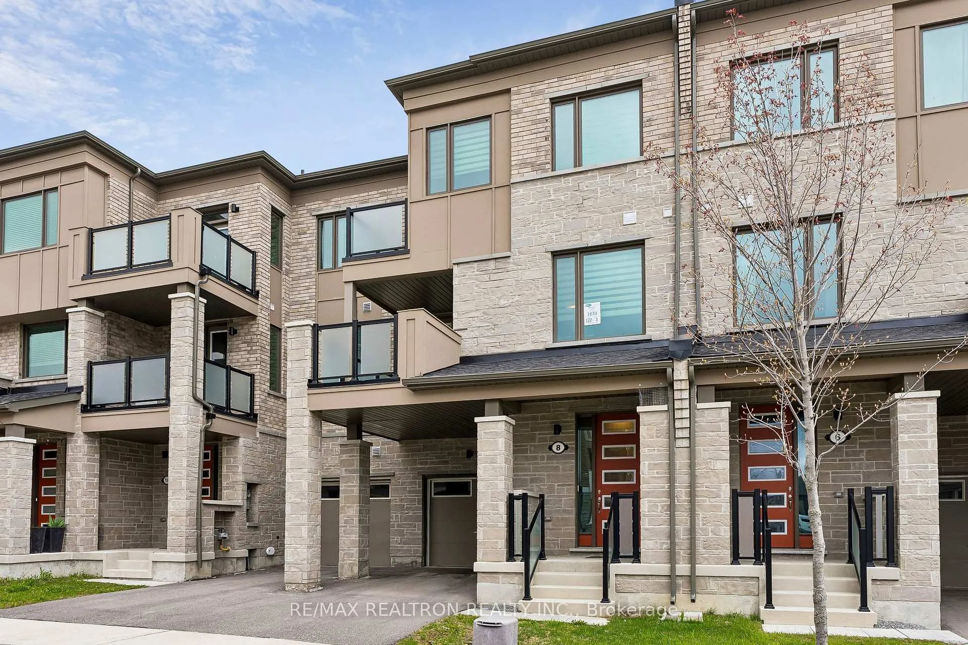 Photo 24 of 8 Thomas Frisby Jr Crescent, Markham, Victoria Square — HOMEH