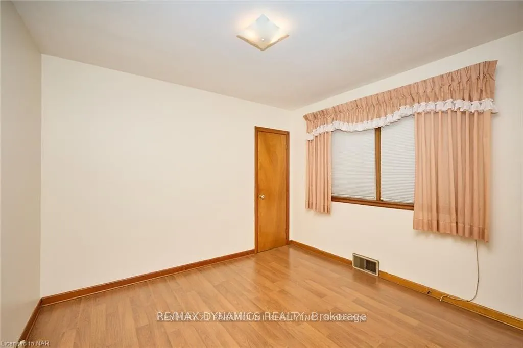 Photo 5 of 6299 Murray Street, Niagara Falls, Dorchester — HOMEH