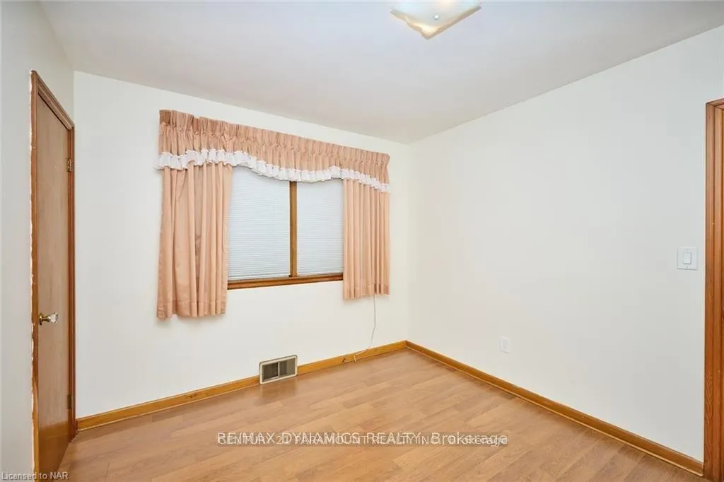 Photo 6 of 6299 Murray Street, Niagara Falls, Dorchester — HOMEH