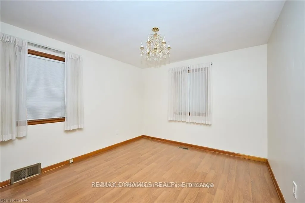 Photo 8 of 6299 Murray Street, Niagara Falls, Dorchester — HOMEH