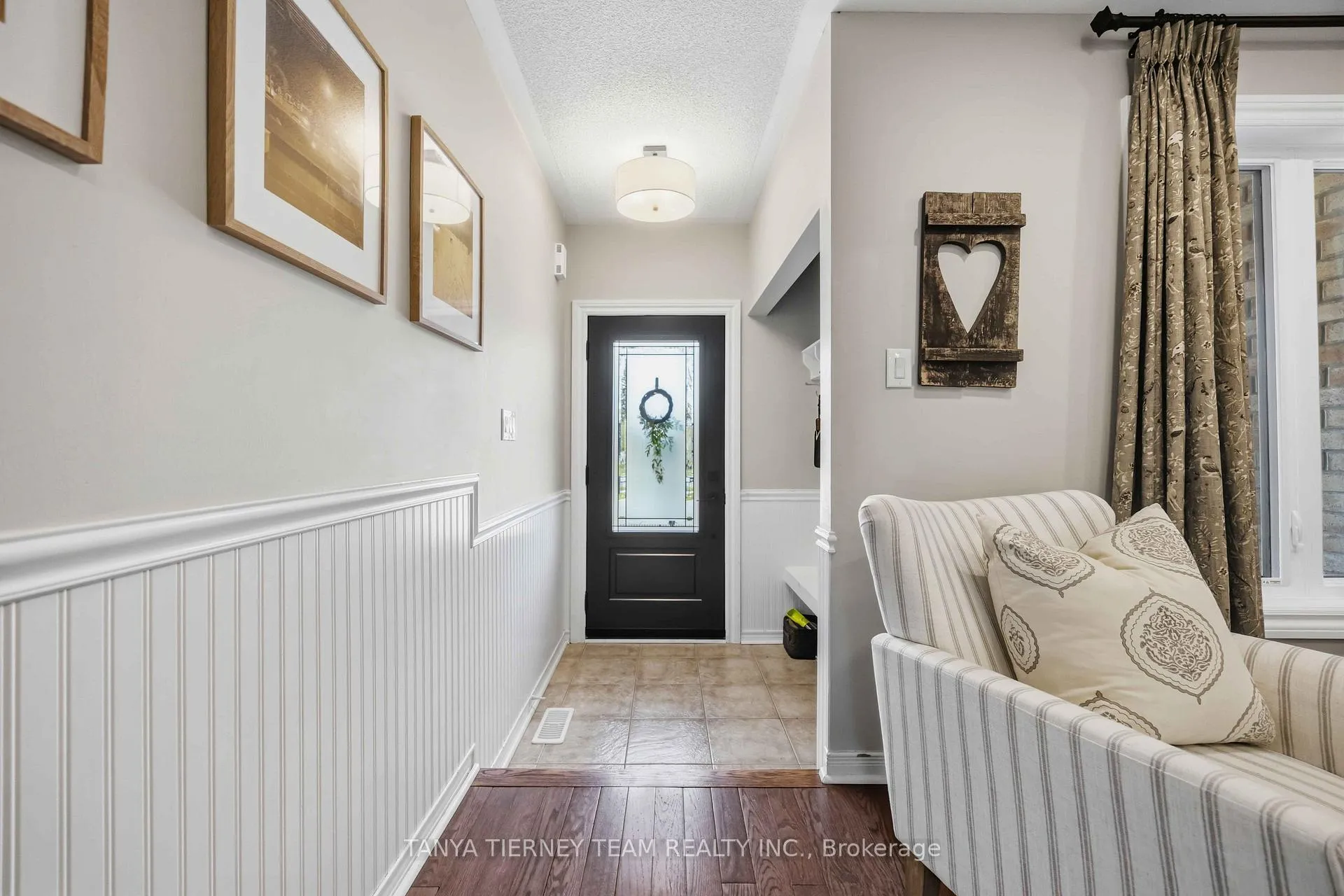 Photo 4 of 156 Shrewsbury Drive, Whitby, Brooklin — HOMEH