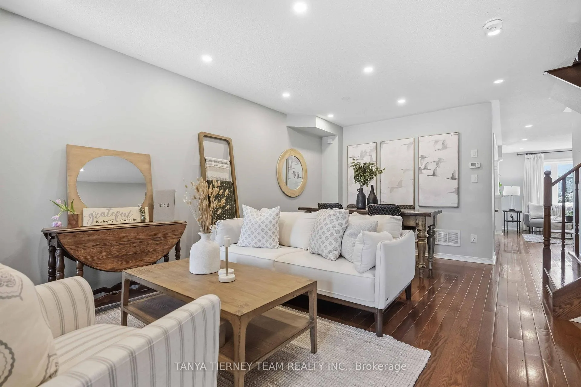 Photo 5 of 156 Shrewsbury Drive, Whitby, Brooklin — HOMEH