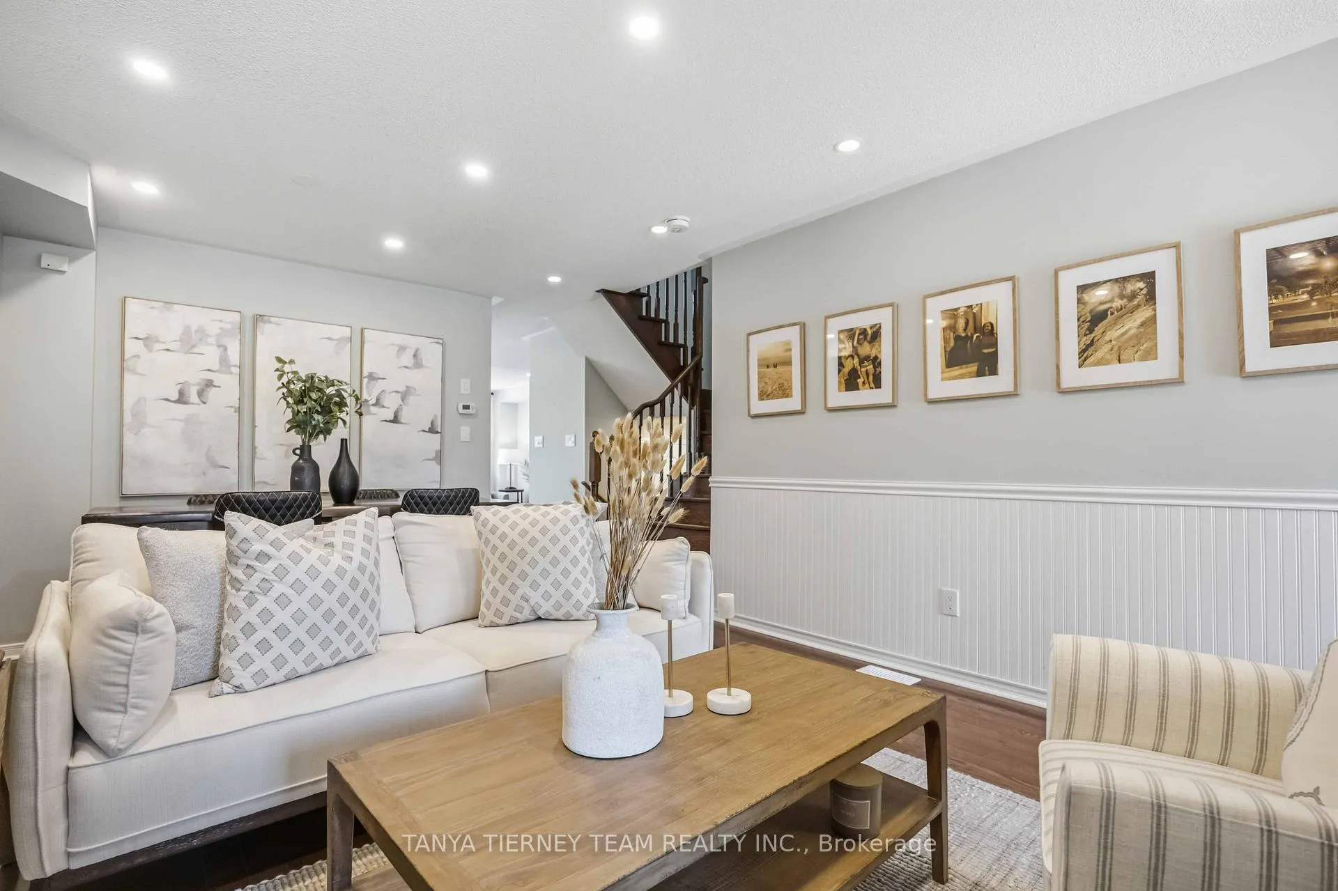 Photo 6 of 156 Shrewsbury Drive, Whitby, Brooklin — HOMEH