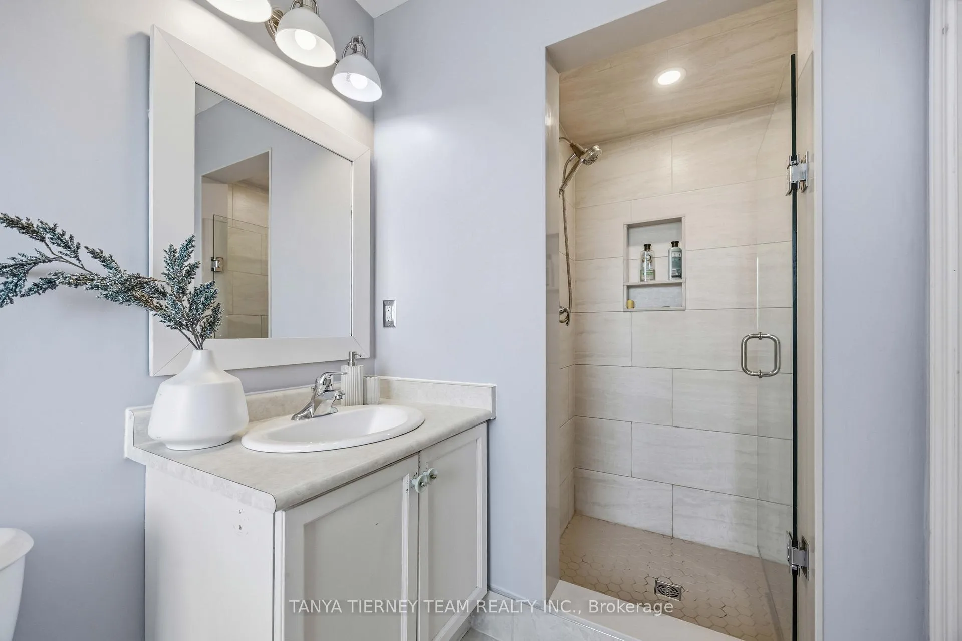 Photo 28 of 156 Shrewsbury Drive, Whitby, Brooklin — HOMEH