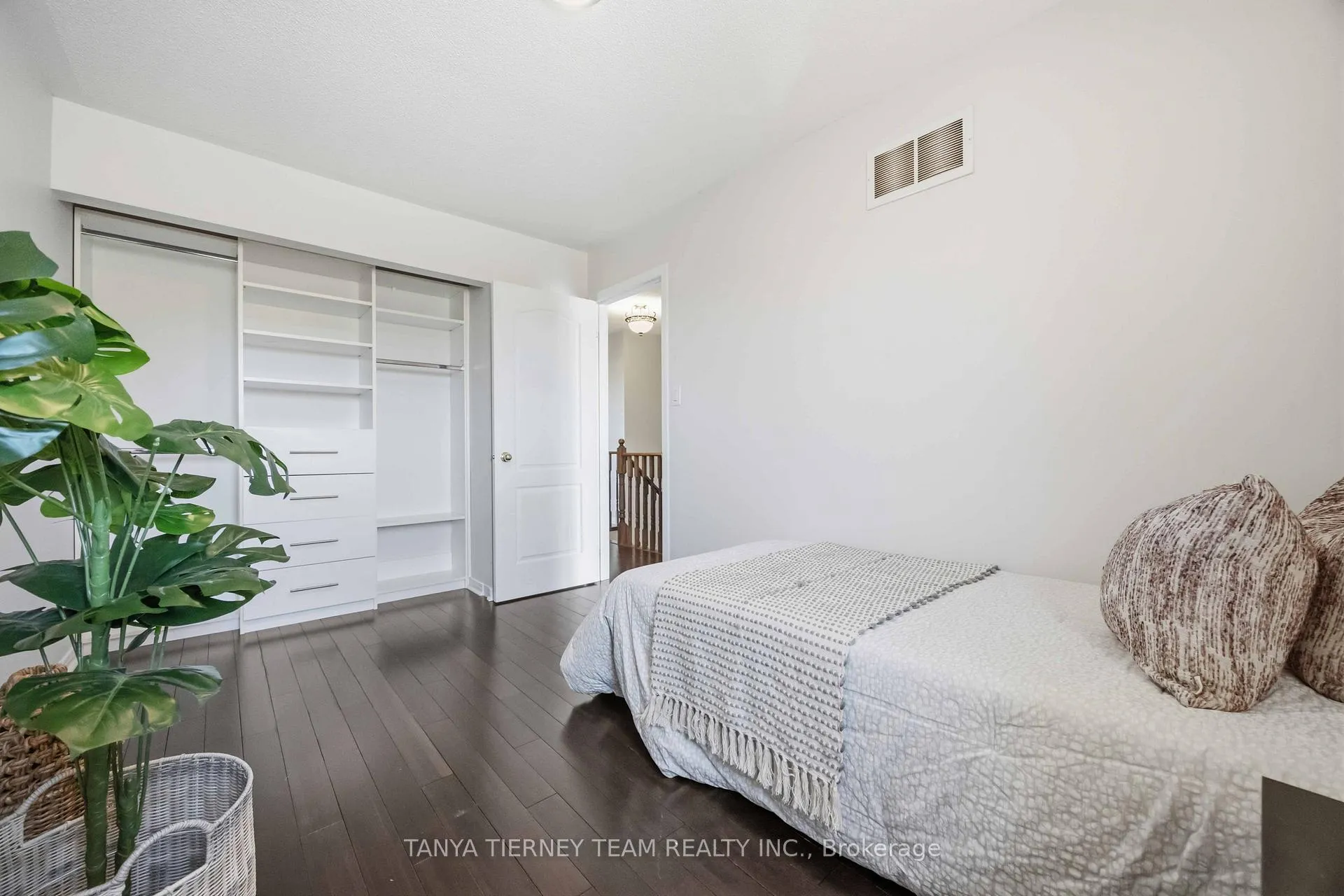 Photo 30 of 156 Shrewsbury Drive, Whitby, Brooklin — HOMEH