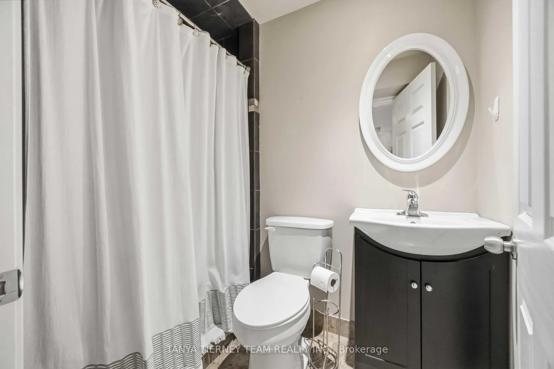 Photo 38 of 156 Shrewsbury Drive, Whitby, Brooklin — HOMEH