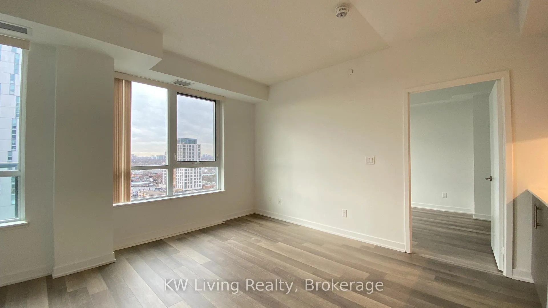 Photo 3 of Unit 1404, 181 Huron Street, Toronto, Kensington-Chinatown — HOMEH