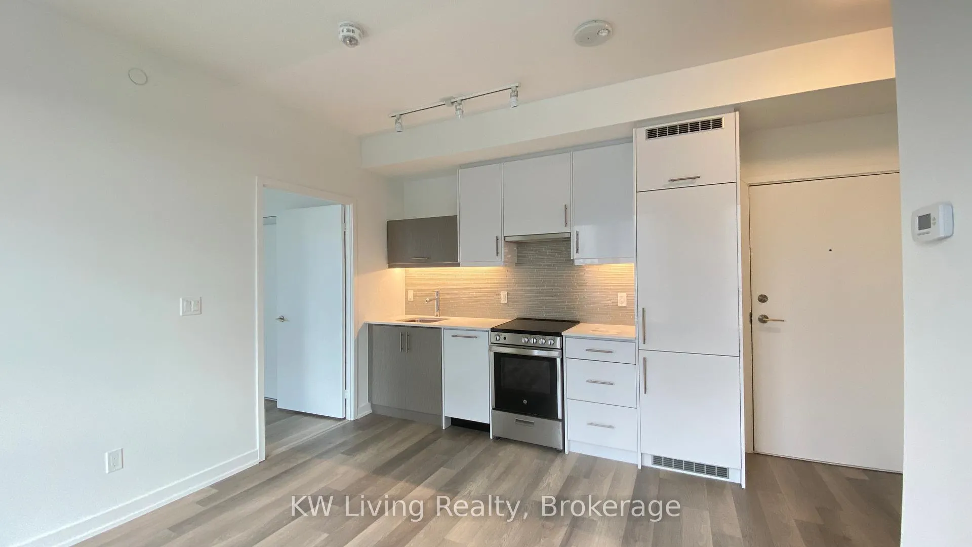 Photo 4 of Unit 1404, 181 Huron Street, Toronto, Kensington-Chinatown — HOMEH