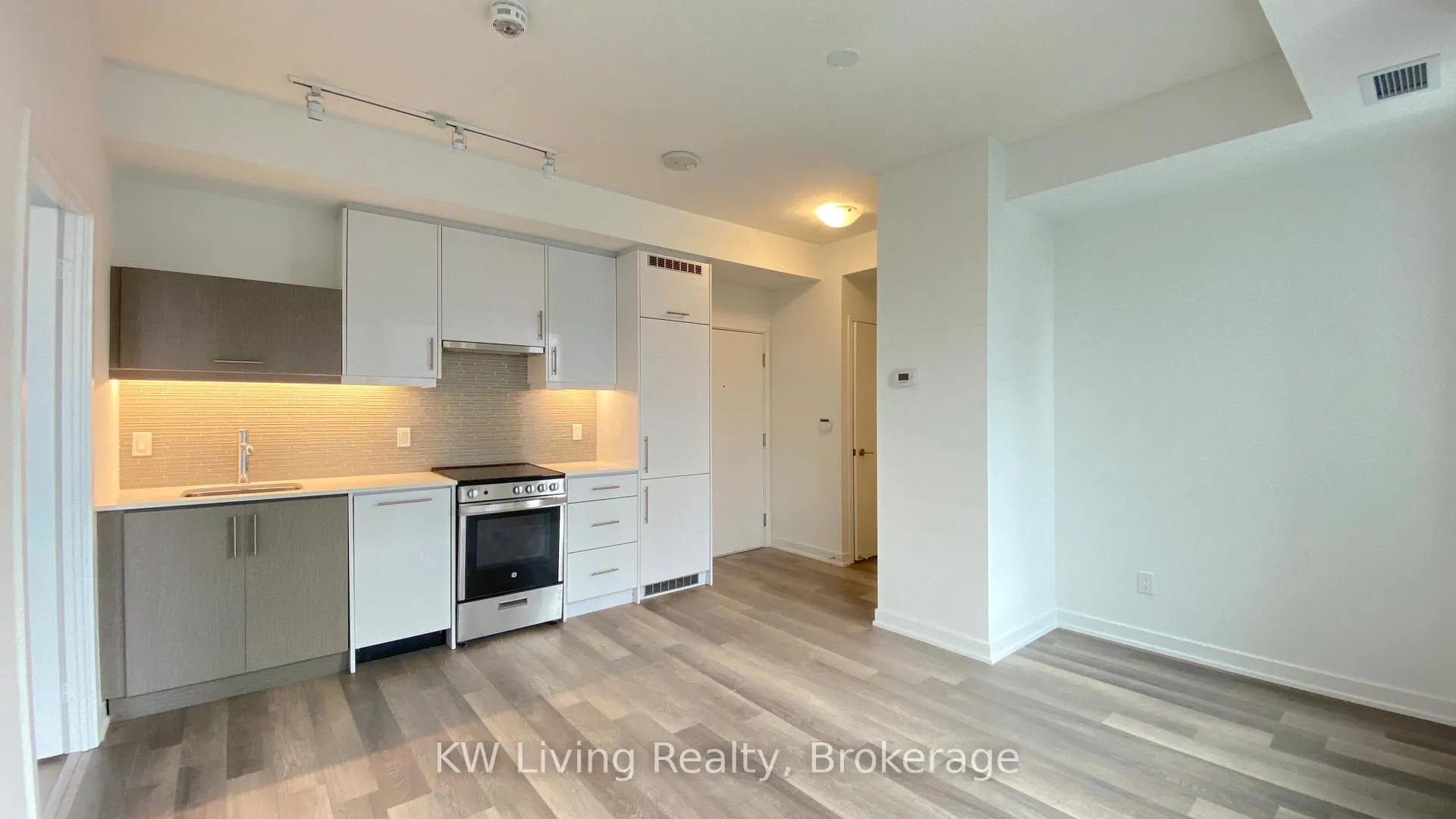 Photo 5 of Unit 1404, 181 Huron Street, Toronto, Kensington-Chinatown — HOMEH