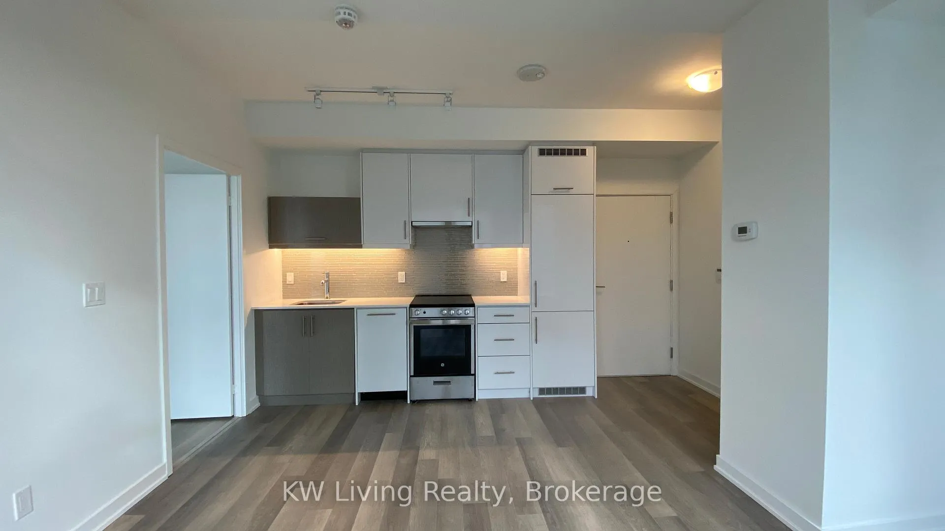 Photo 6 of Unit 1404, 181 Huron Street, Toronto, Kensington-Chinatown — HOMEH