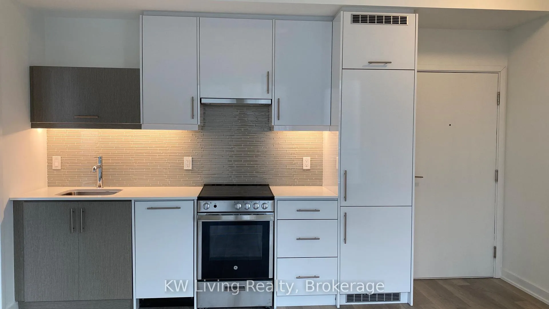 Photo 7 of Unit 1404, 181 Huron Street, Toronto, Kensington-Chinatown — HOMEH