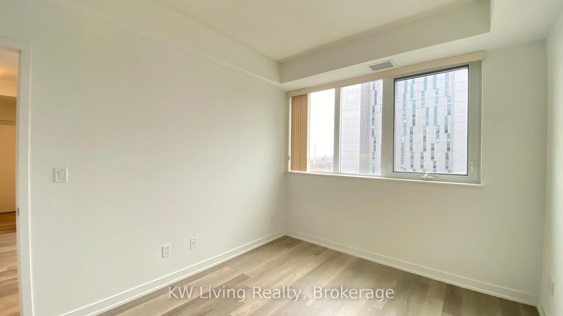 Photo 10 of Unit 1404, 181 Huron Street, Toronto, Kensington-Chinatown — HOMEH