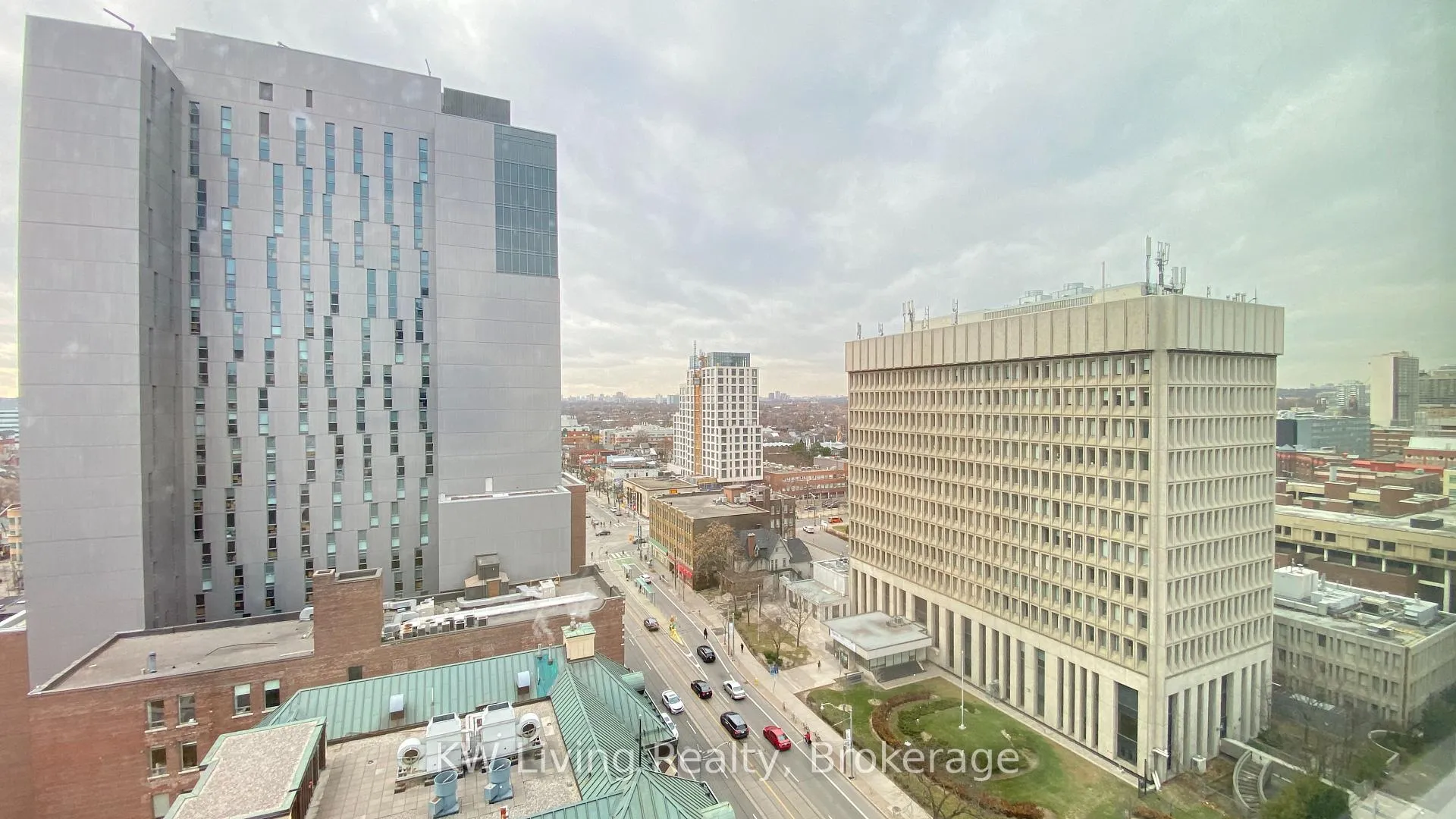 Photo 13 of Unit 1404, 181 Huron Street, Toronto, Kensington-Chinatown — HOMEH