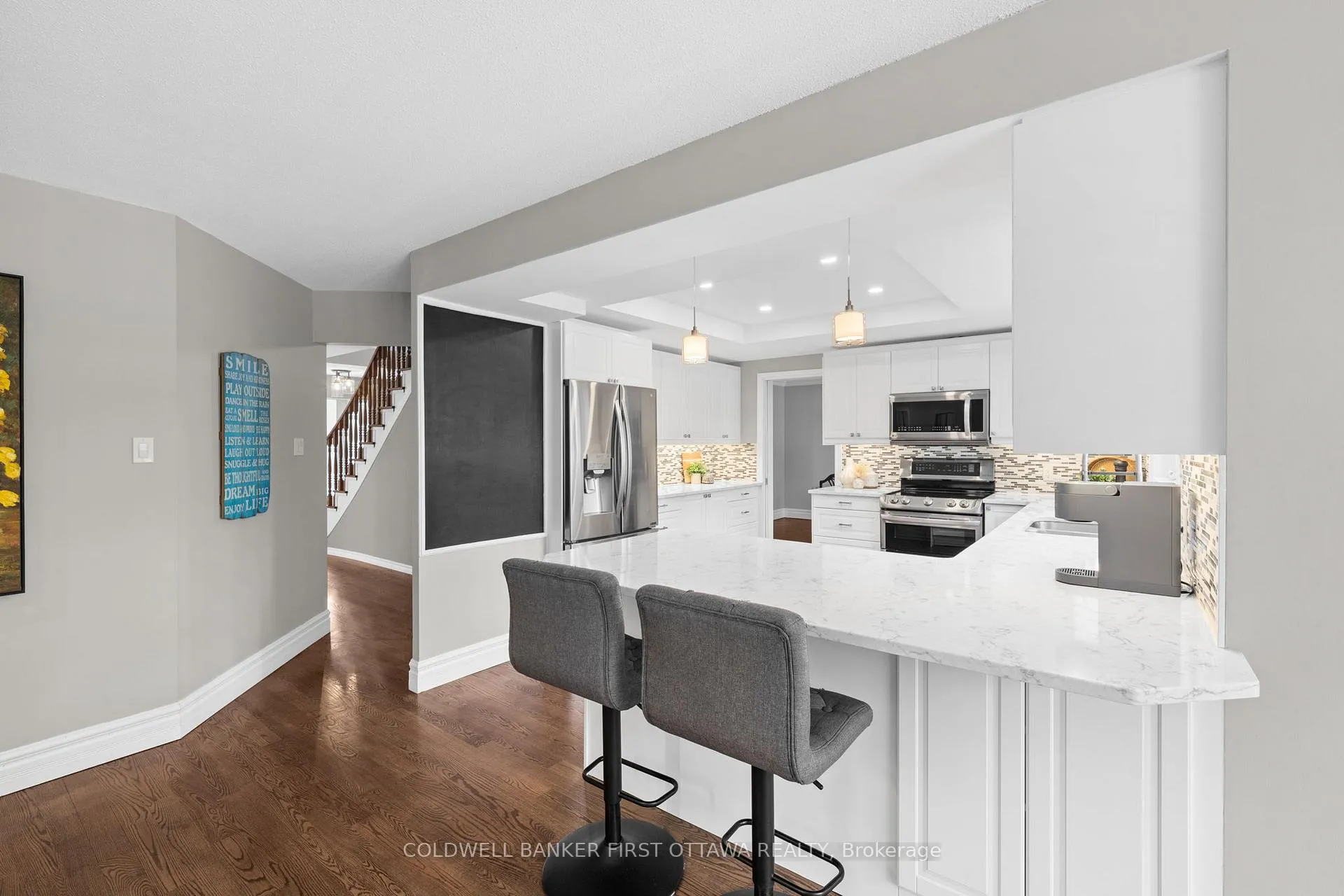 Photo 5 of 42 Hampel Crescent, Ottawa, Stittsville (Central) — HOMEH