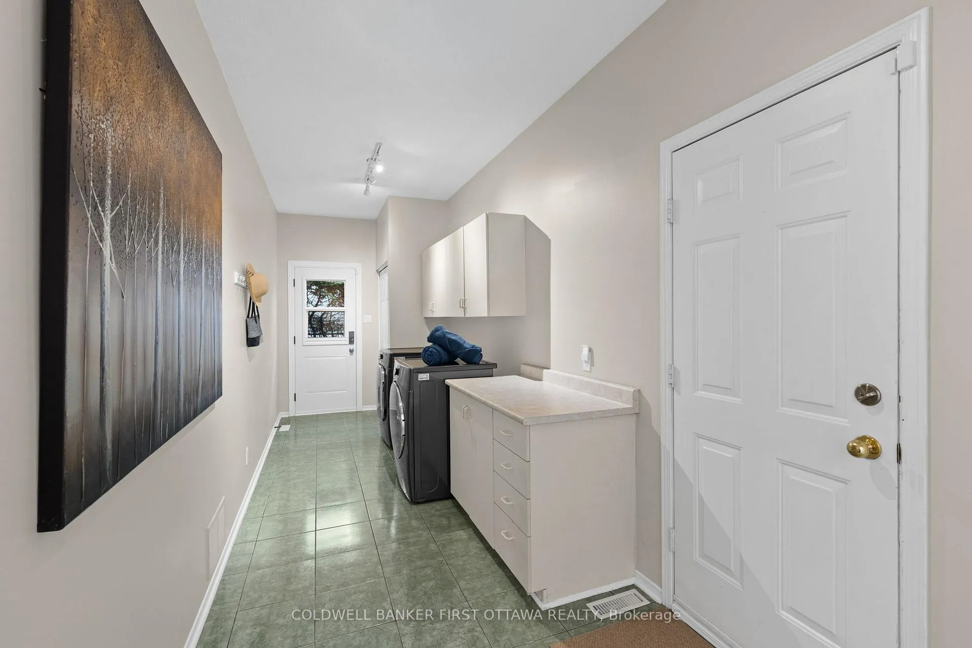 Photo 22 of 42 Hampel Crescent, Ottawa, Stittsville (Central) — HOMEH