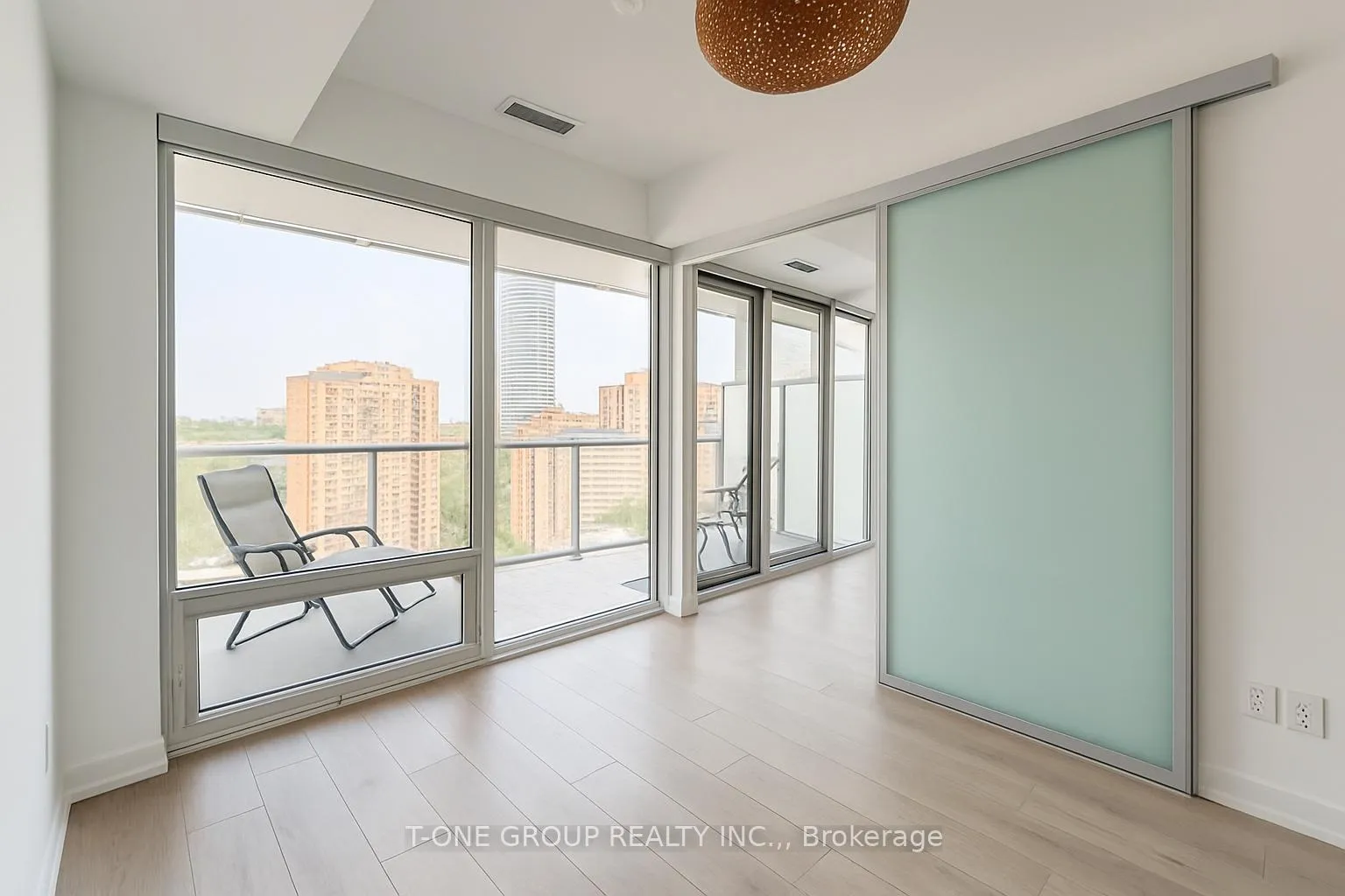 Photo 7 of Unit 2511, 3 Gloucester Street, Toronto, Church-Yonge Corridor — HOMEH