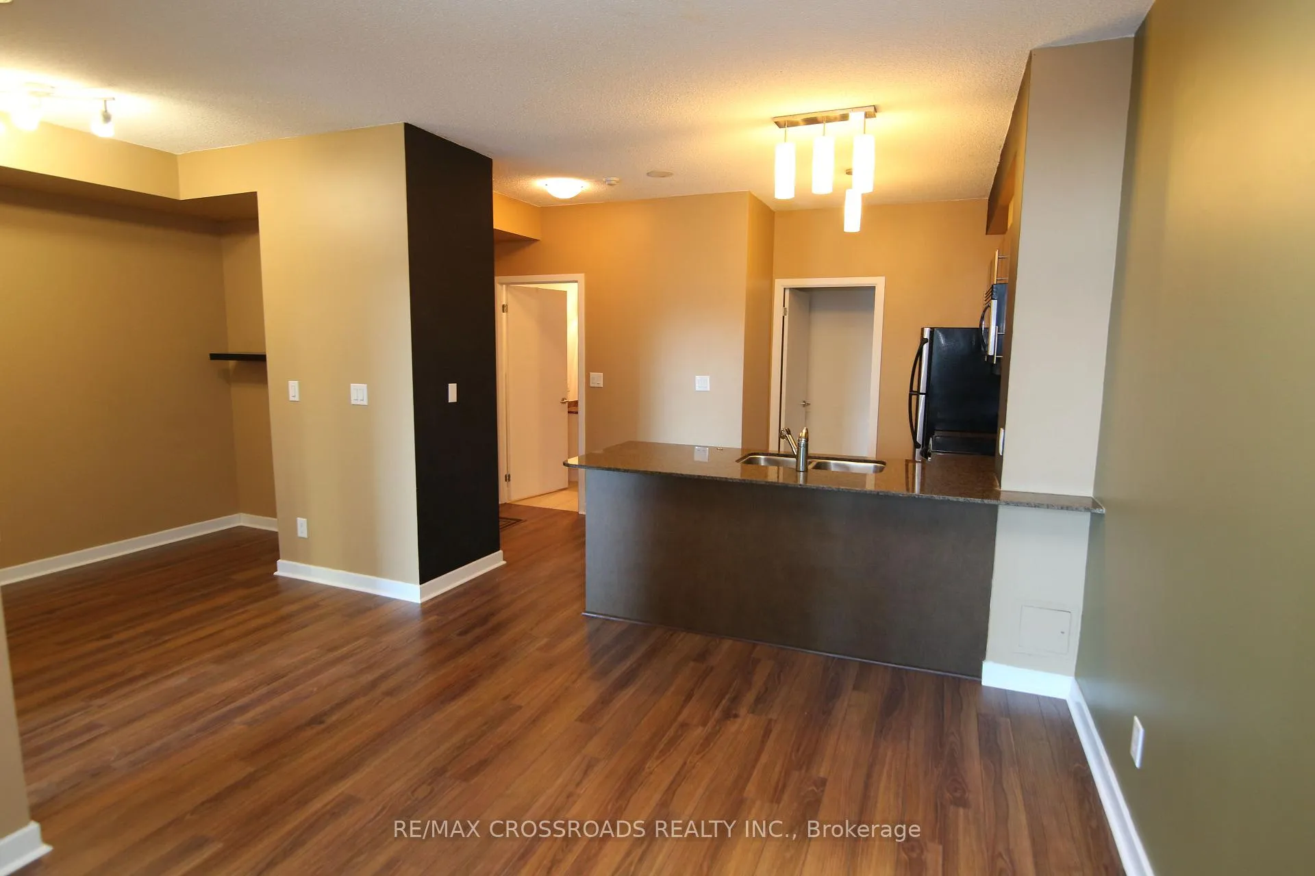 Photo 5 of Unit 401, 18 Harbour Street, Toronto, Waterfront Communities — HOMEH
