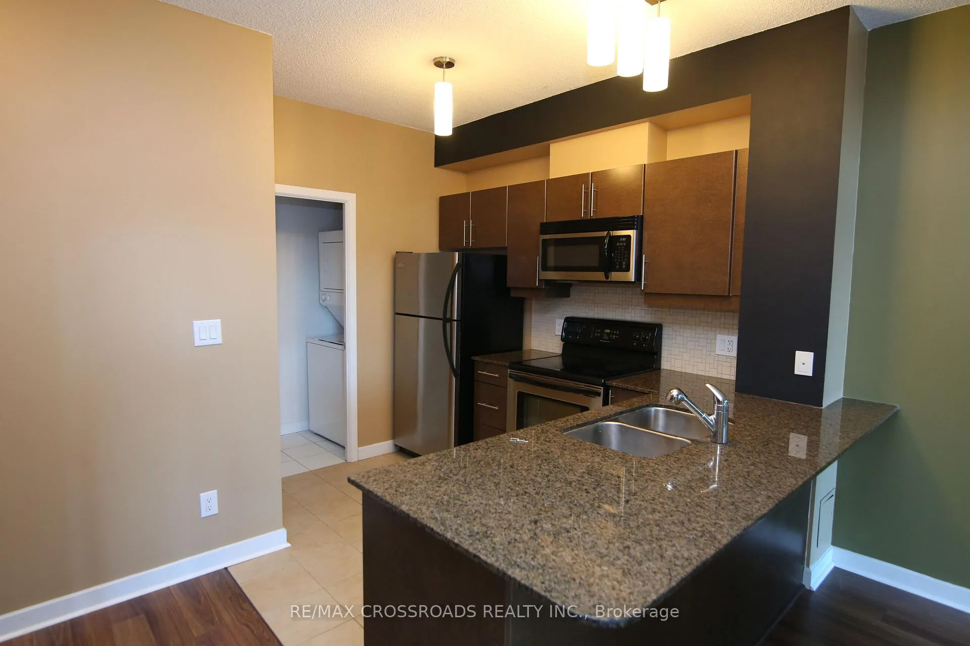 Photo 7 of Unit 401, 18 Harbour Street, Toronto, Waterfront Communities — HOMEH